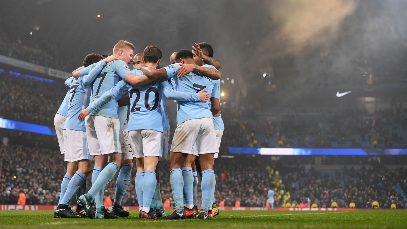 曼城主场完胜,继续领跑英超赛场 曼城主场完胜,继续领跑英超赛场