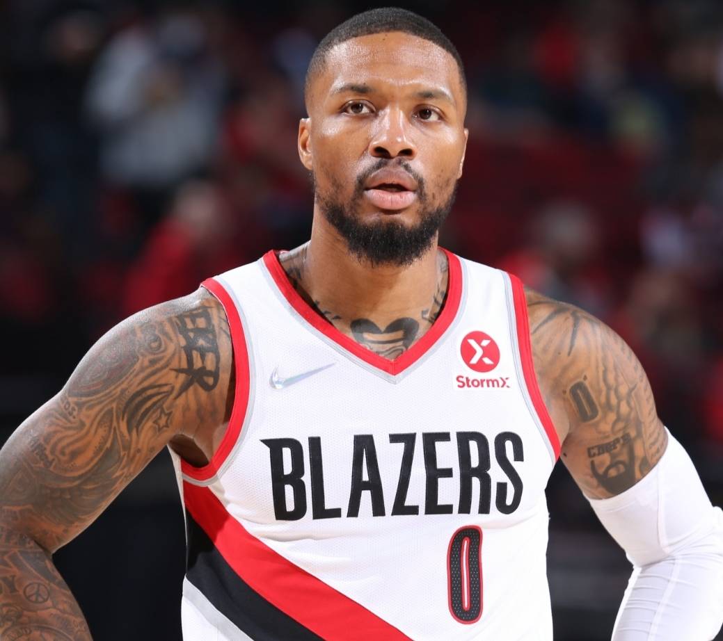 开拓者队长利拉德卓越表现,球队斩获大胜 开拓者队长利拉德卓越表现,球队斩获大胜