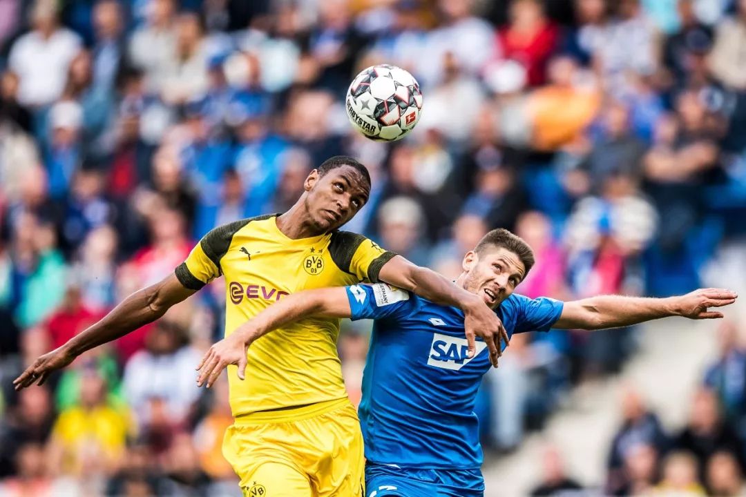 冈崎慎司传射多特客场击败霍芬海姆，继续前进的简单介绍