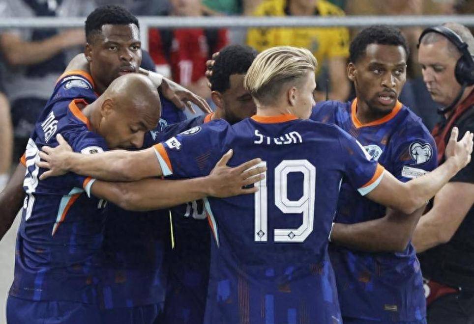 包含立陶宛运动员刷新纪录高分登顶的词条