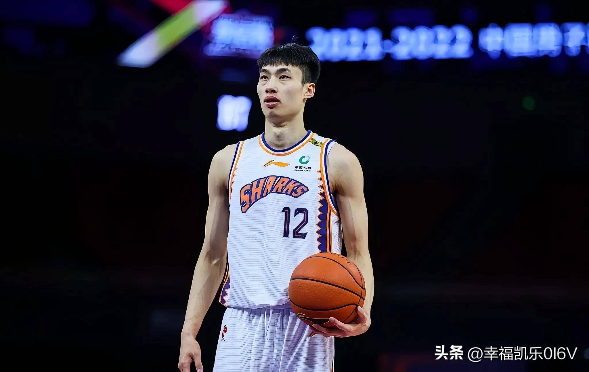 浙江男篮积极备战，球员每日训练态度严谨