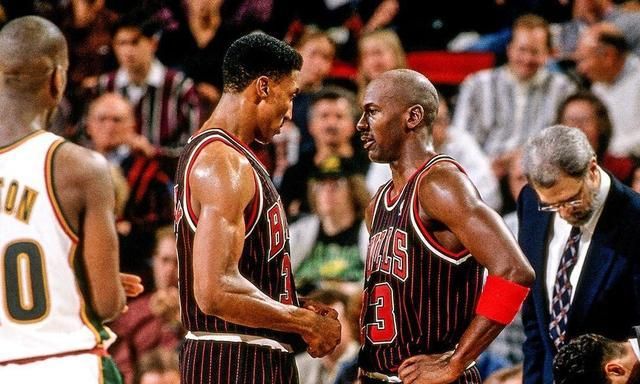 步行者碾压公牛，乔治带队取胜