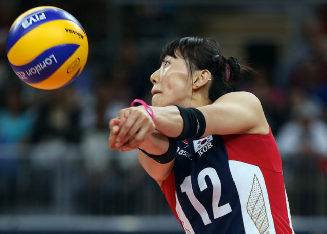 韩国队横扫印尼队，辛杜高光表现