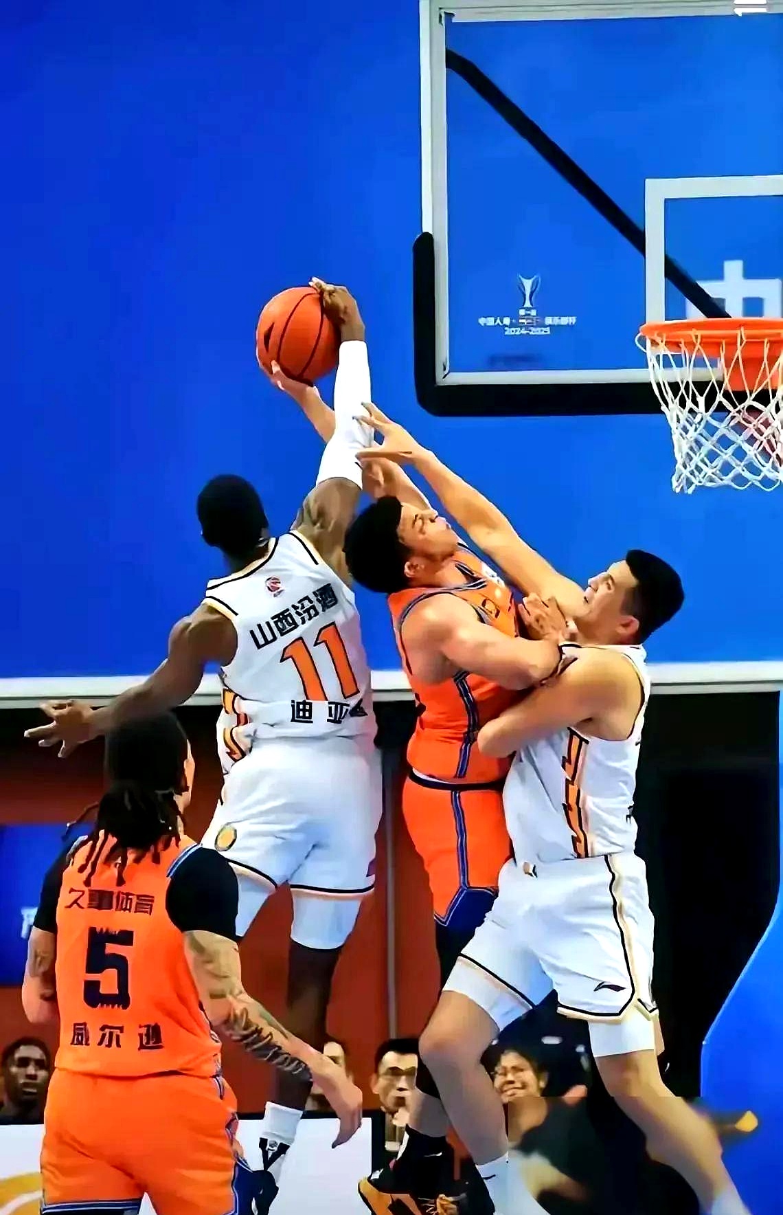 山西队碾压灰熊，西亚卡姆扛起全队