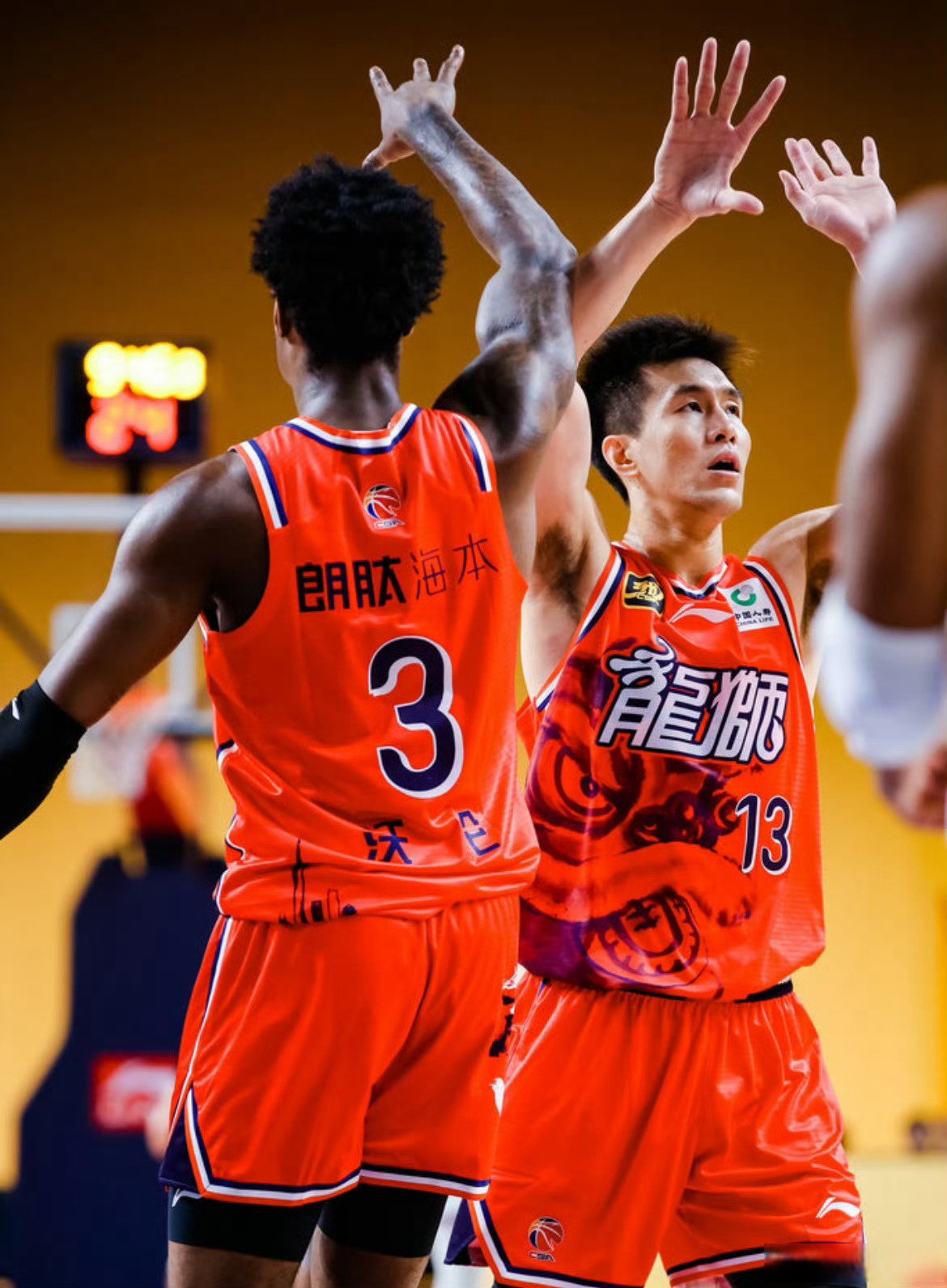 爵士力克山西队,郭艾伦点燃赛场的简单介绍 爵士力克山西队,郭艾伦点燃赛场的简单介绍