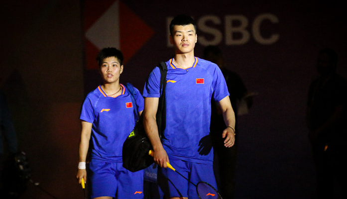 中国队险胜马来西亚队，黄鸭组合带队取胜