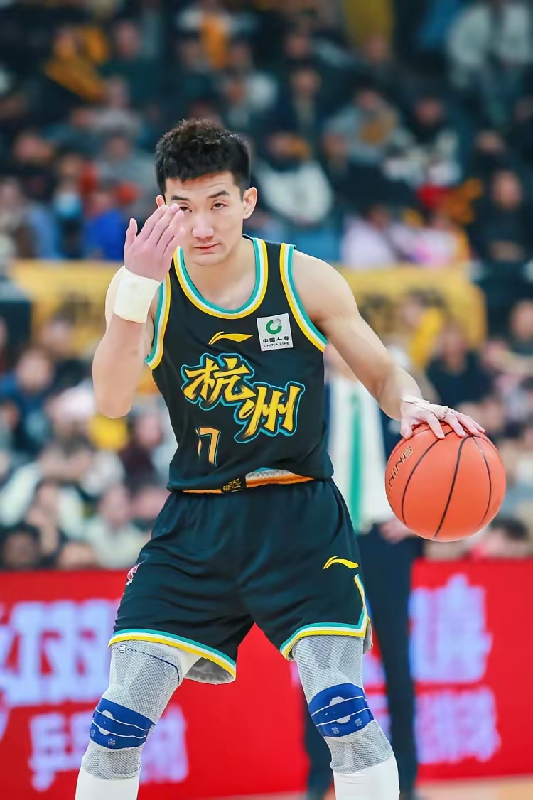 勇士轻取吉林队，孙铭徽点燃赛场