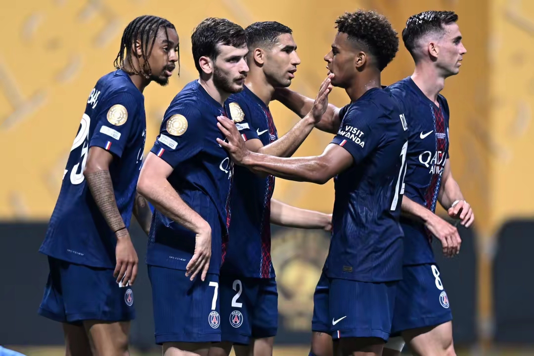 雷火电竞中国-巴黎圣日耳曼实力碾压，势不可挡