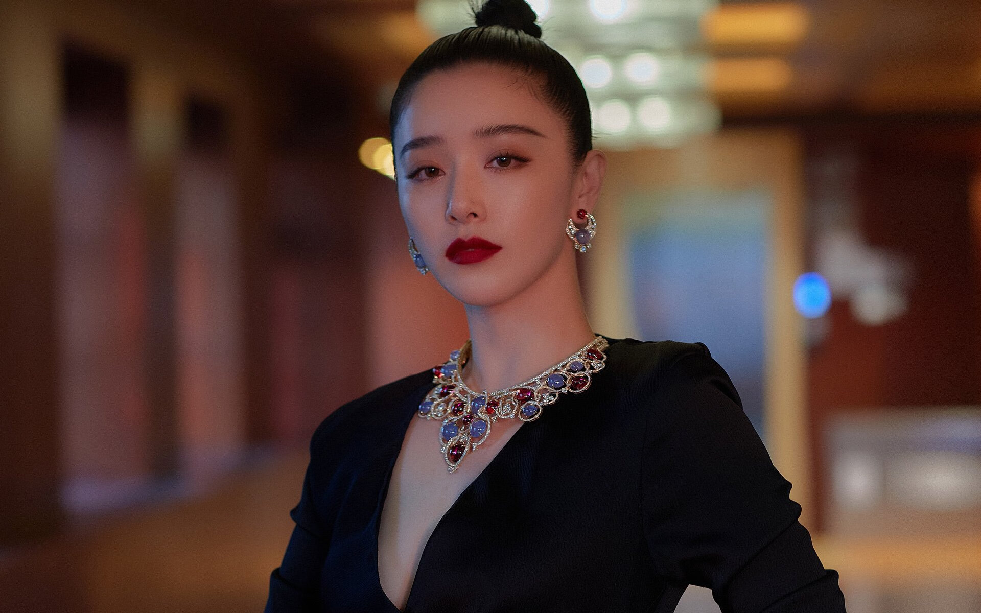 巅峰再现,当湖人对阵76人,詹姆斯复刻约基奇的传奇节点