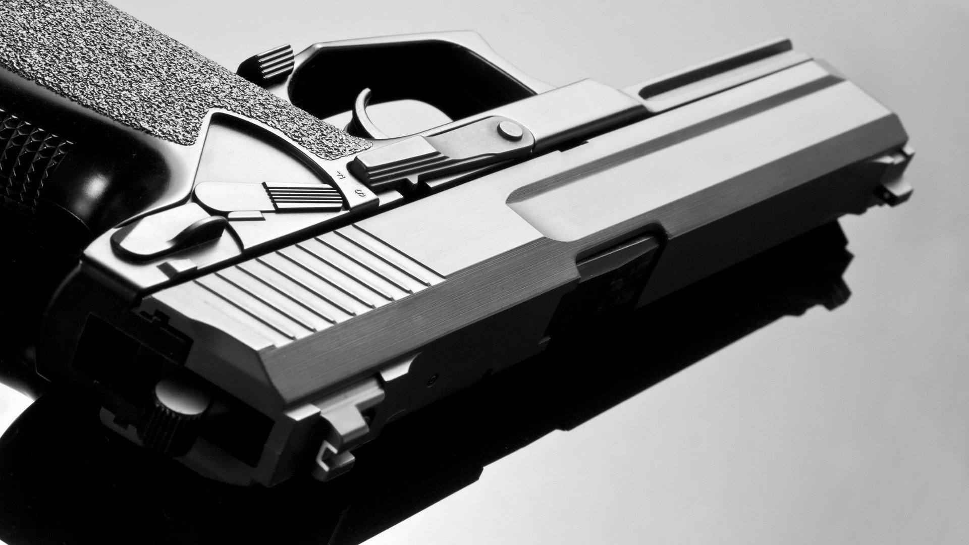 逆袭者接管时间，从塞维利亚到银石赛道的隐喻之战